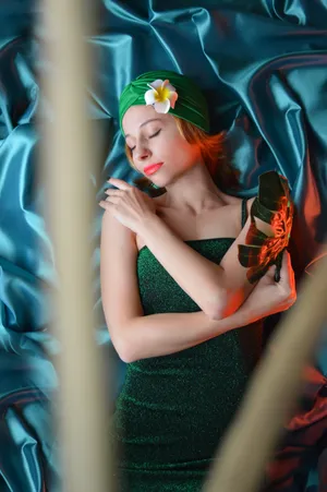 午夜美女性感图片