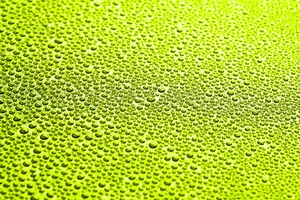 黄色水珠背景图片下载