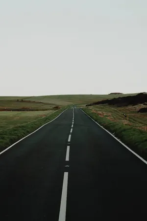 延伸的公路图片