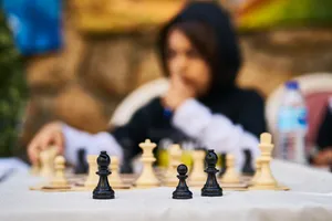 棋盘上的国际象棋图片