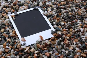 白色相框和砾石图片第张