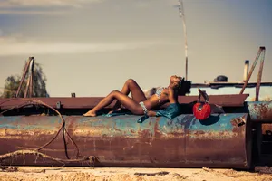 穿比基尼的黑人美女图片第张