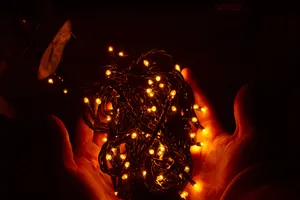 黄色的灯串图片第张