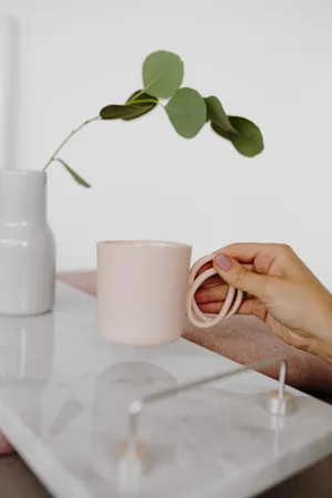 装有银色把柄的大理石图片第张