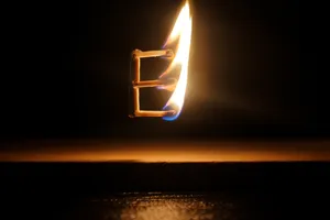 燃烧的火柴棒图片第张