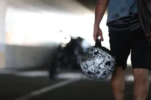 帅气的摩托车头盔图片第张