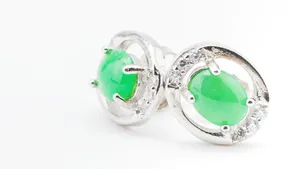 精美的玉石耳钉图片第张