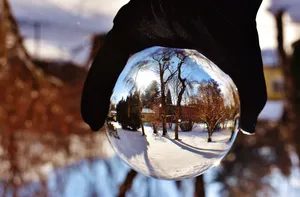 光滑漂亮的水晶球图片第张