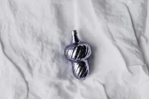 亮紫色的圣诞树饰品图片第张