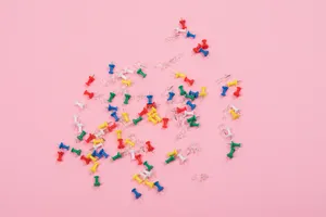 五颜六色的图钉图片第张