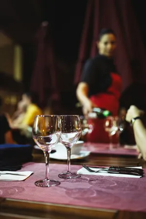 玻璃酒杯的特写图片第张