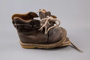 一双颓废的鞋图片第张