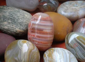 杂乱的鹅卵石图片第张