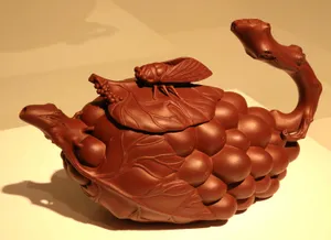 古朴精致的紫砂壶图片第张