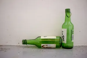 烧酒瓶广告图片_1