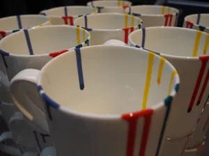 条纹图案水杯图片_1