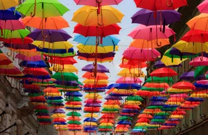 七彩小雨伞风景图片第1张