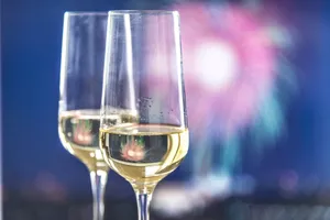高脚香槟酒杯图片_1