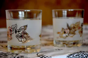 雕花玻璃杯图片_1