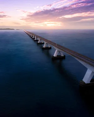 黄昏大海跨海大桥图片_1