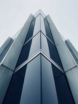 仰拍的城市建筑图片_1