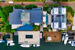 航拍城市建筑图片第张