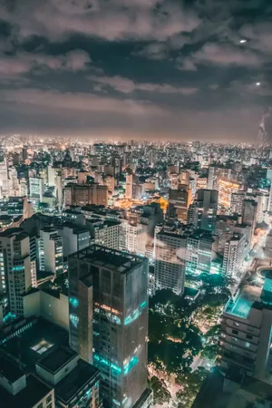 灯火辉煌的城市建筑图片第张