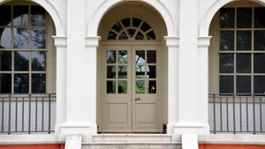 各种材质的大门图片第张