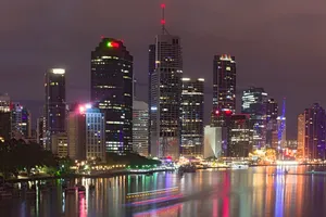 滨海城市夜景图片_1
