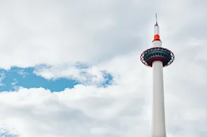 天空白云眺望塔图片第1张