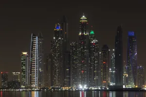 迪拜摩天大楼灯光夜景图片