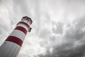 灯塔天空图片第1张