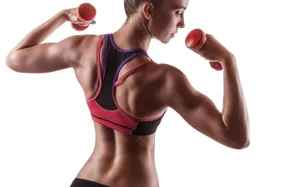 手举哑铃健身高清图片第张