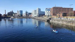 利物浦皮划艇图片第1张
