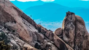 登山者登山图片第1张