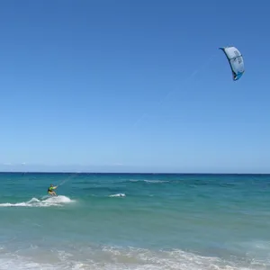 大海风筝冲浪图片