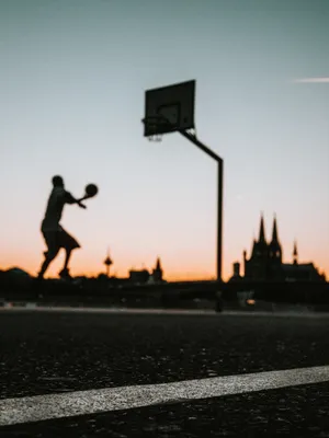 灌篮动作剪影图片第1张
