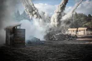 猛烈的火山喷发自然风景图片