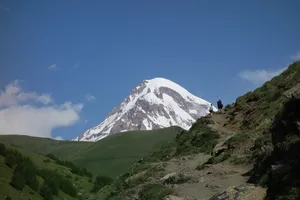 格鲁吉亚卡兹别克山自然风景图片