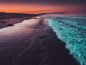 黄昏海边意境唯美图片_1