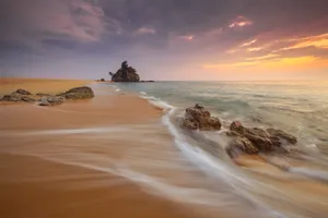 黄昏唯美海岸线图片