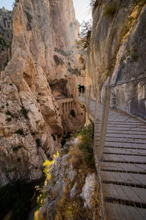 峡谷栈道图片第张