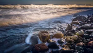 海滩上的鹅卵石图片第张