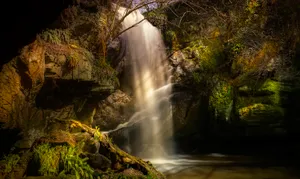 山涧瀑布图片第张