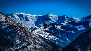 陡峭的山峰图片第张