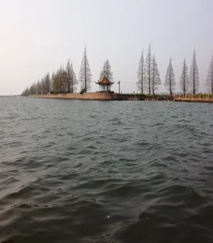 风平浪静的淀山湖图片第张