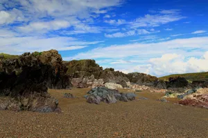 纽伯勒海滩的石头图片第张