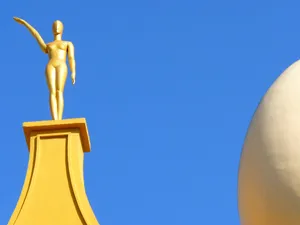 西班牙菲格拉斯富有艺术气息的建筑风景图片第张