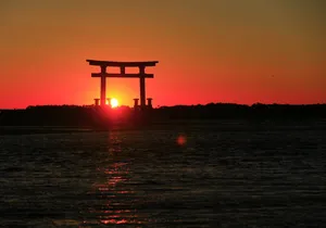 夕阳余晖下的滨名湖风景图片第张