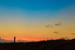 日本冲绳岛上的日落风景图片第张